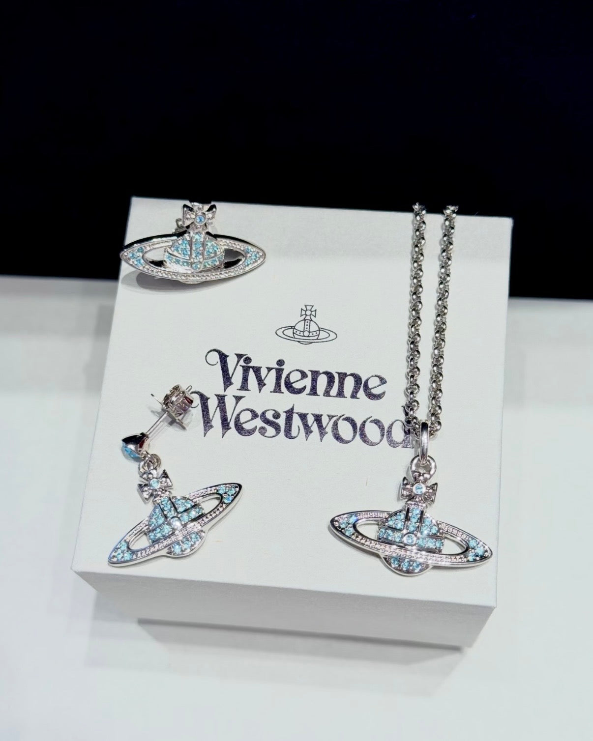 Vivienne Westwood Mini Bas Relief Pendant Necklace 藍鑽全閃石土星 [2026最新限定藍鑽]