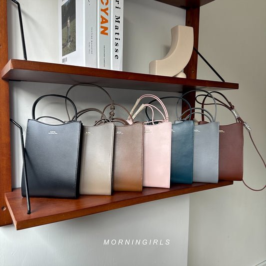 A.P.C. Jamie Neck Pouch 電話包