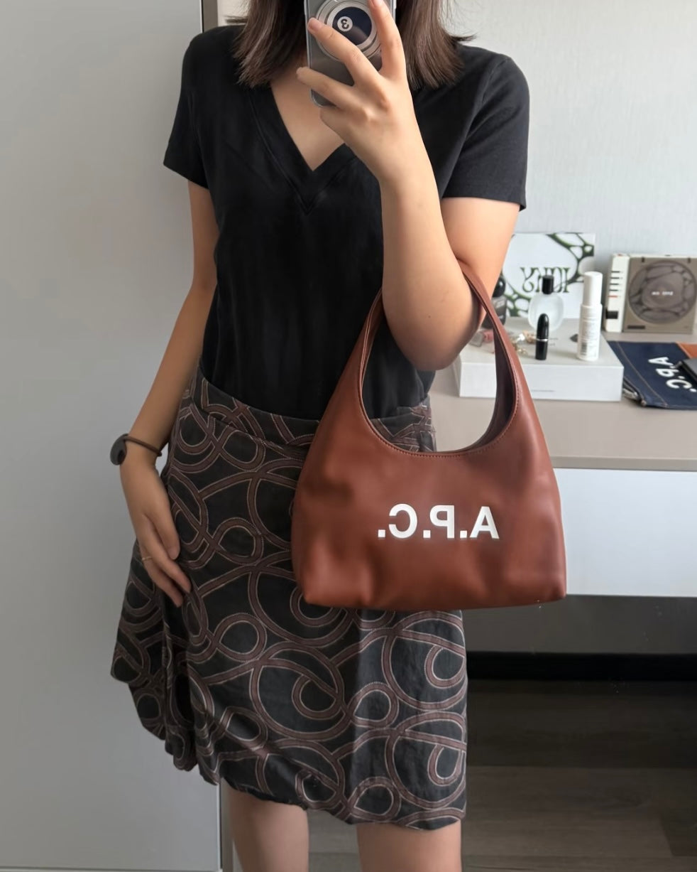 A.P.C. Baby Ninon Shoulder Bag［最新上架! 超可愛腋下袋! 全現貨發售中］