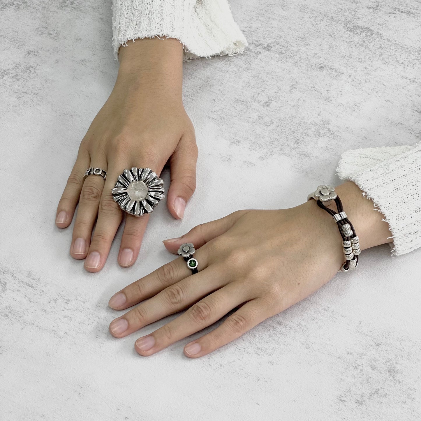 Otro Accesorio 西班牙手工飾物 - Flower Leather Bracelet