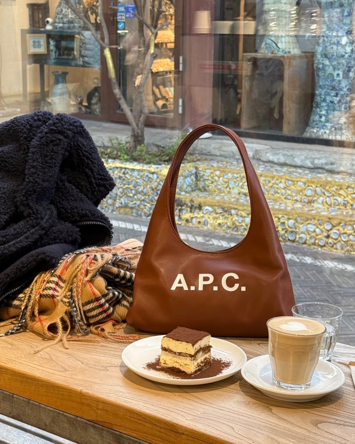 A.P.C. Baby Ninon Shoulder Bag［新色上架 超可愛腋下袋! 全現貨發售中］