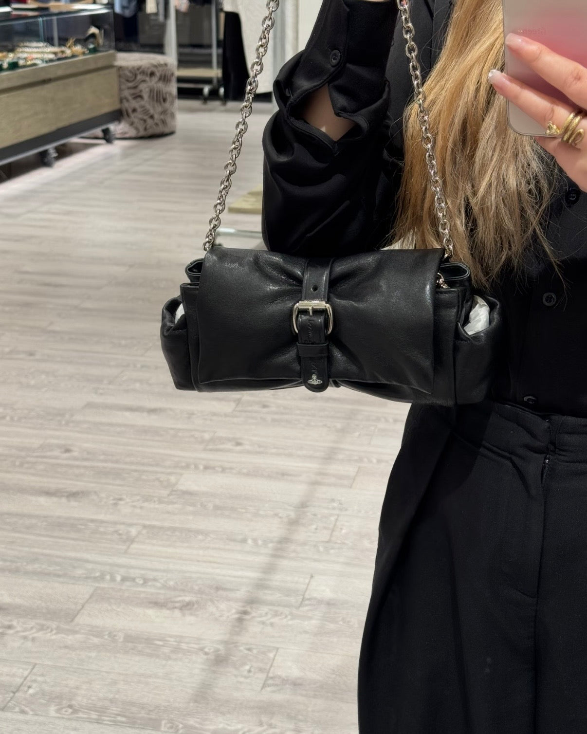 Vivienne Westwood Hazel Treasure 鐵鏈蝴蝶結袋