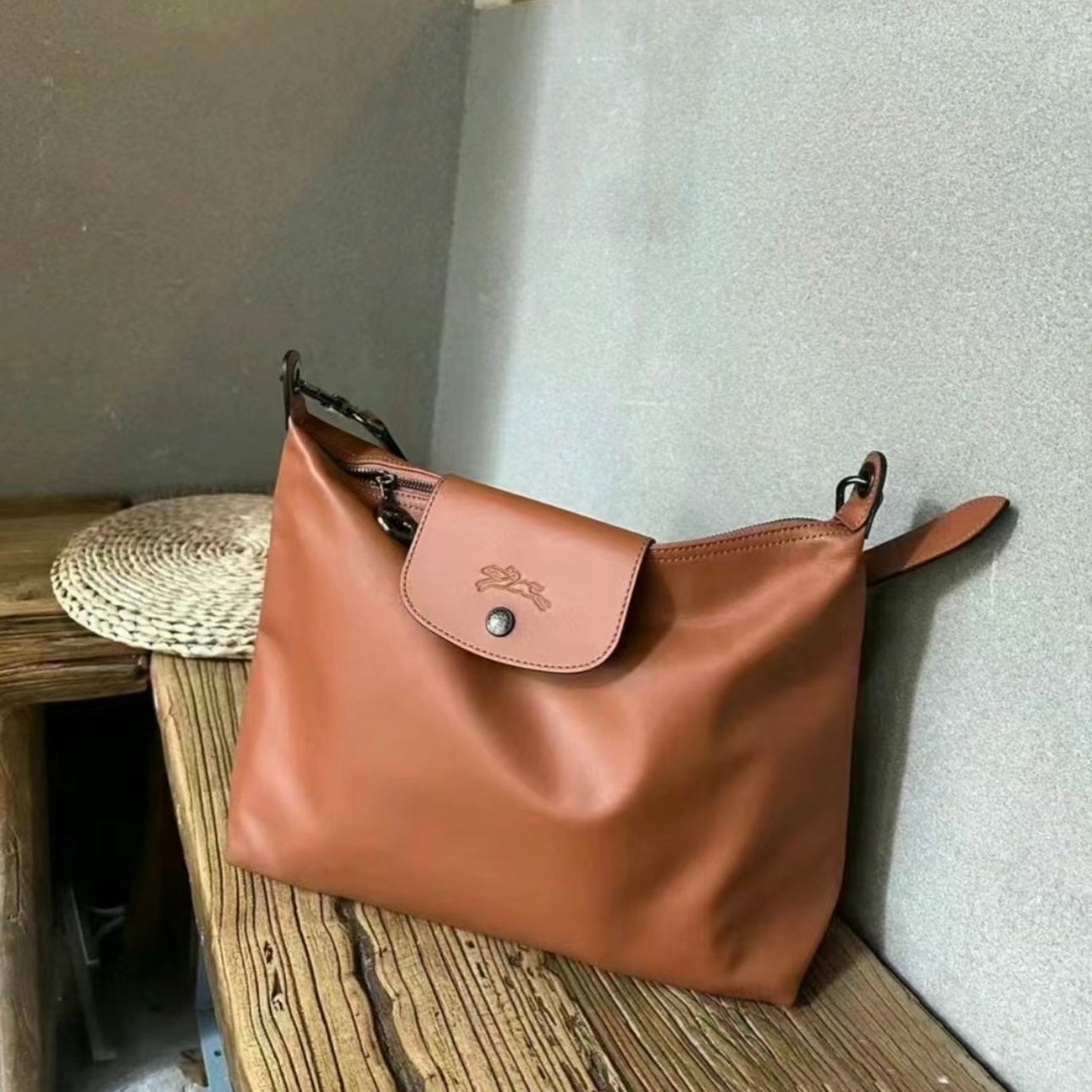 LONGCHAMP Le Pliage Xtra M Hobo Bag 超熱賣真皮系列［超人氣黑色大象灰限量現貨優惠中 完售即止!］