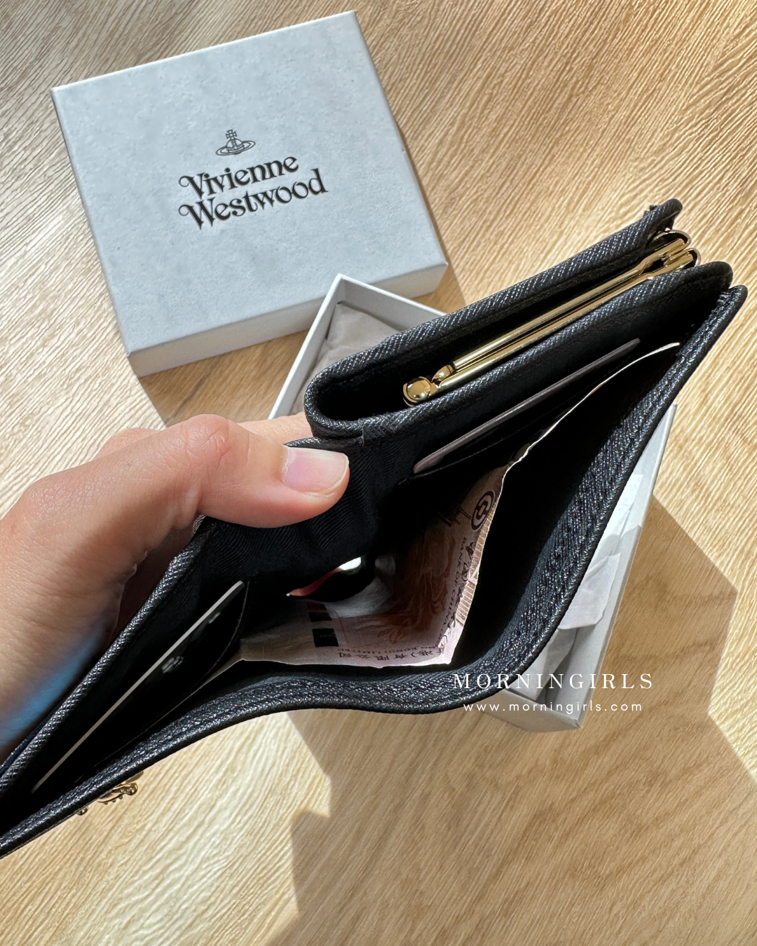 Vivienne Westwood Frame Pocket Wallet 復古金十字紋