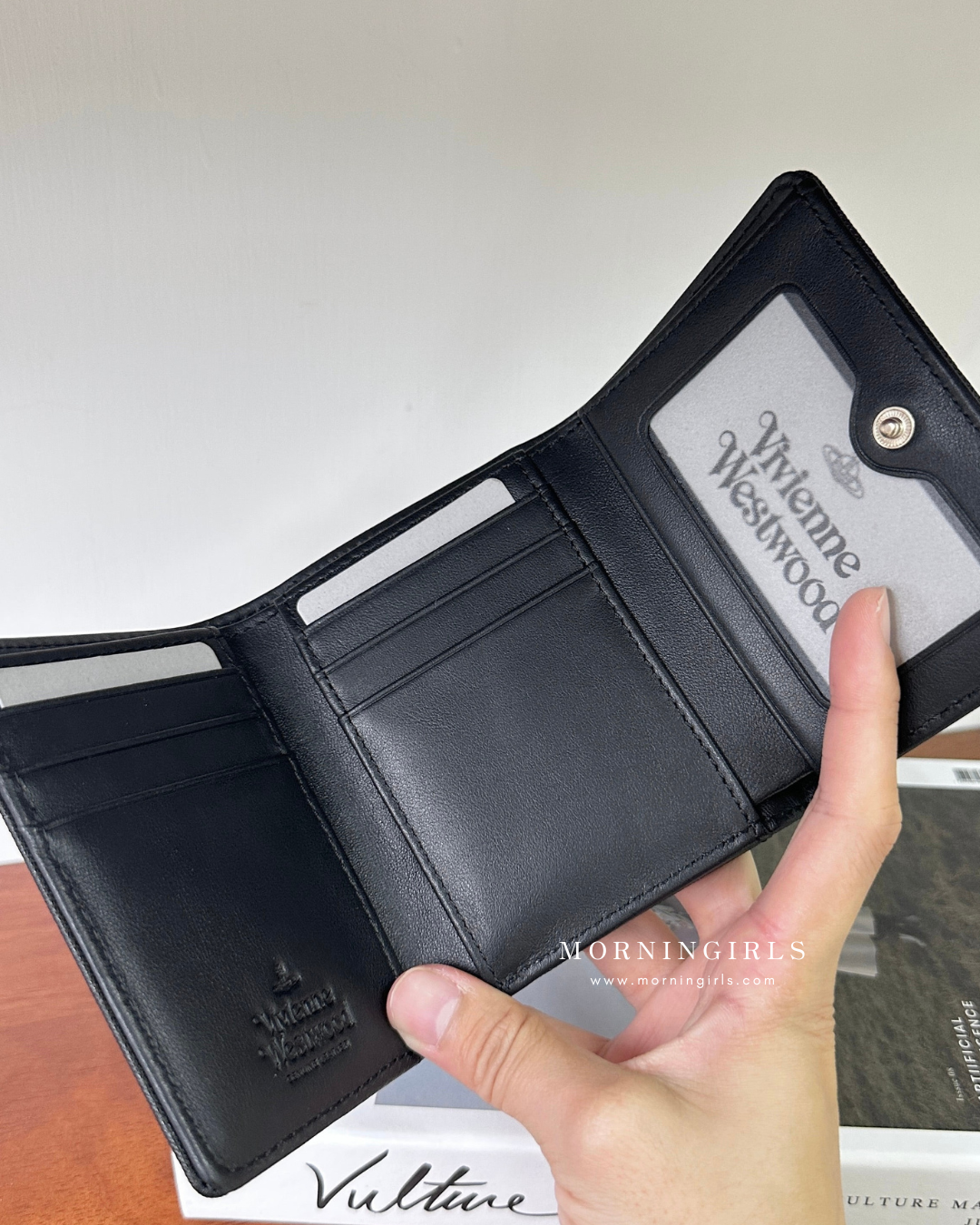 Vivienne Westwood Small Frame Wallet 復古金十字紋 [雙11折上折 超罕有相位! ]