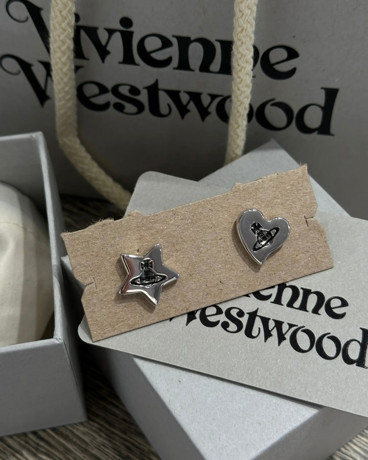 Vivienne Westwood Priscilla Earrings [銀色限時優惠中]