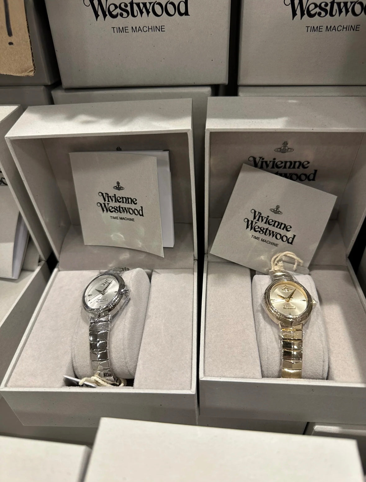 Vivienne Westwood Armour Watch [銀色現貨中]