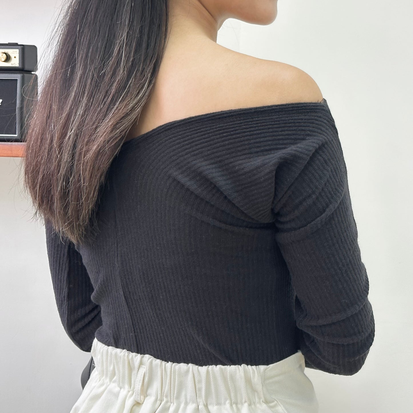 Deep V Off Shoulder Top [門市搬遷清貨限時優惠$99!]