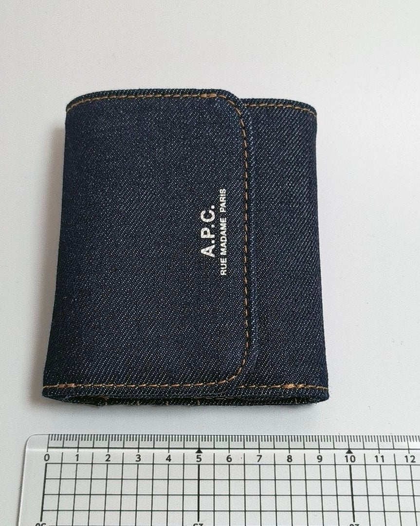A.P.C. Denim Trifold Wallet [法式簡約牛仔銀包新品優惠中👖]