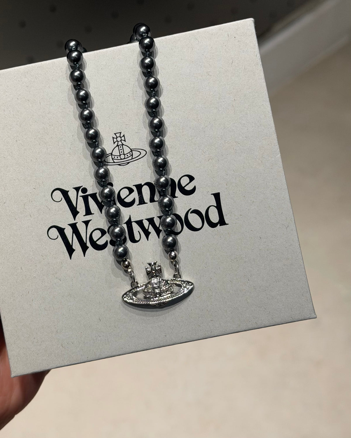 Vivienne Westwood Mini Bas Relief Pearl Choker ［2026最新NANA暗黑灰!]