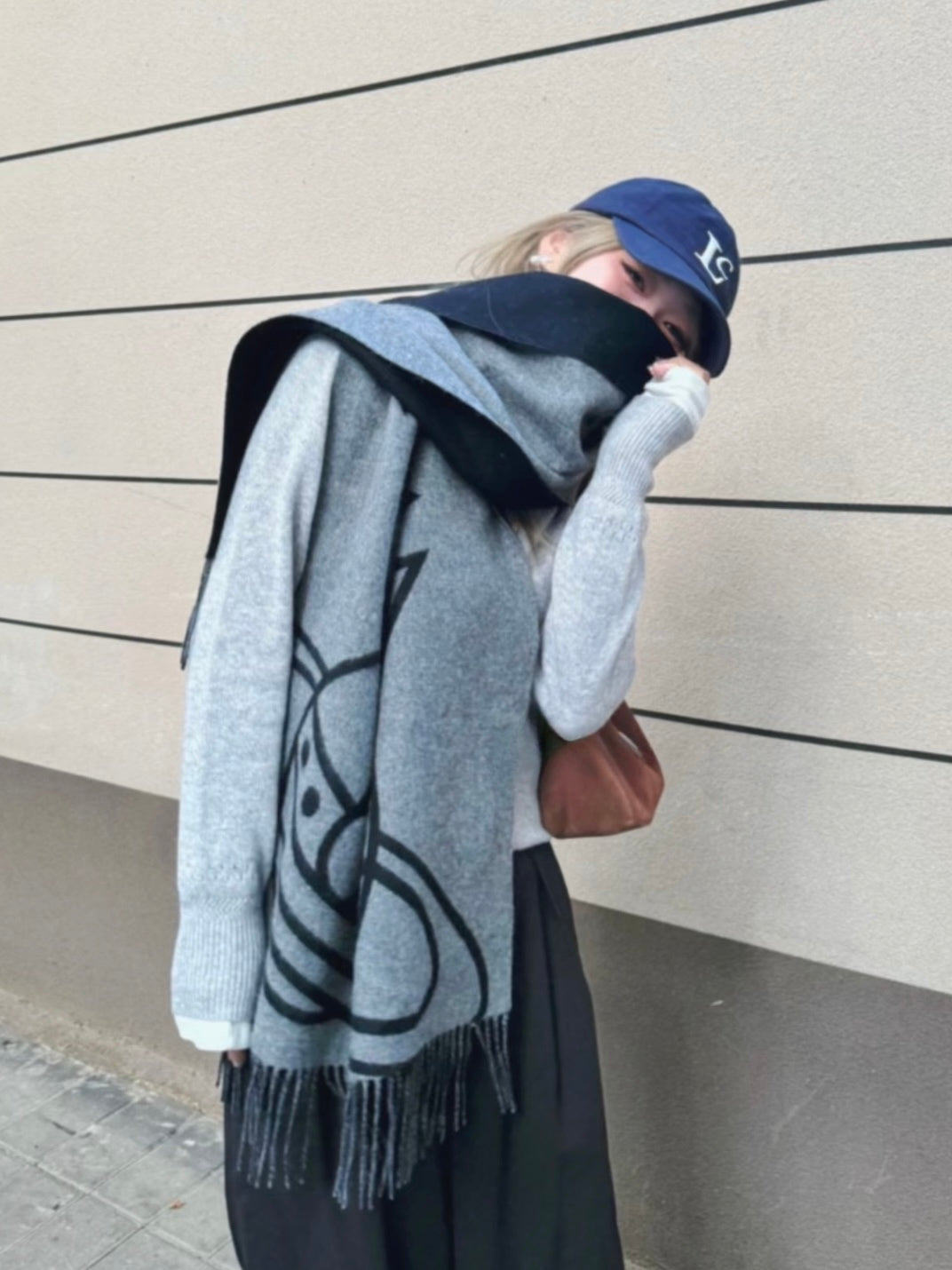 Vivienne Westwood Reversible ORB Logo Scarf 大尺寸雙面頸巾 (100%羊毛) [日本限定! 已停產最後現貨]