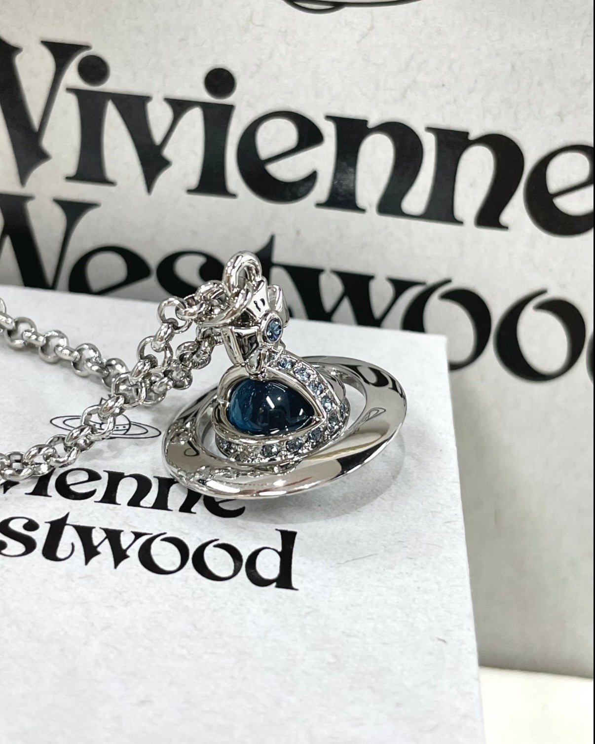 Vivienne Westwood ORB Pendant Crystal Necklace 牛仔藍 [中性款長鏈!]