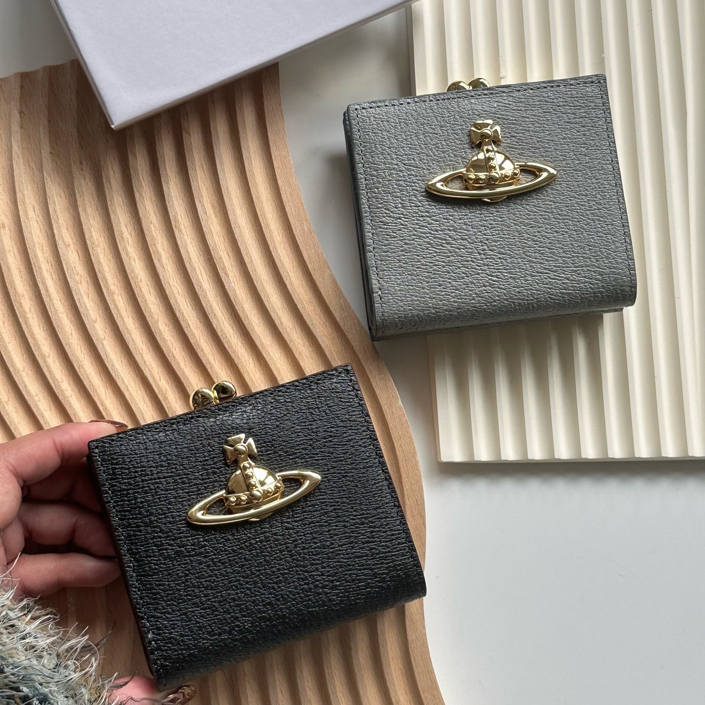 Vivienne Westwood 硬身荔枝皮正方形小銀包 [日本限定已停售絕版款]