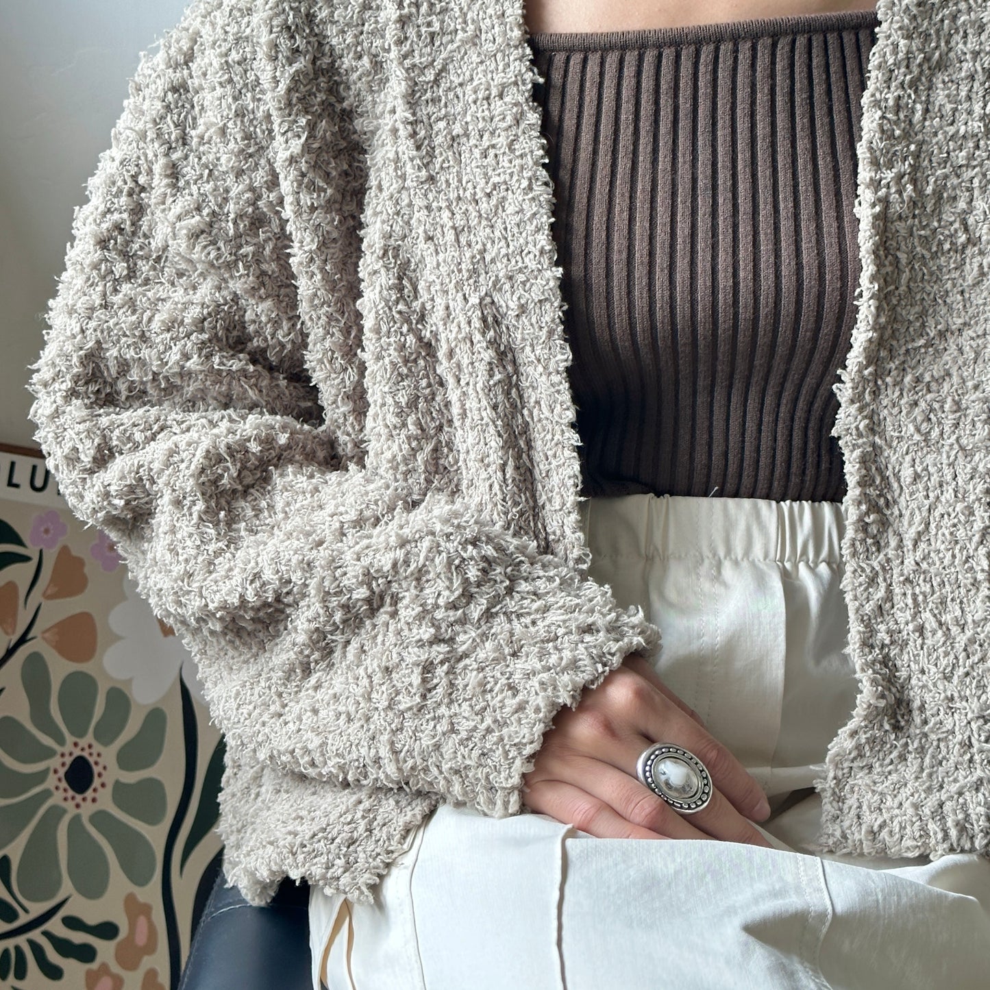 毛毛寬鬆外套 [有色差 實物近似牛油果綠 介意者慎買!!]