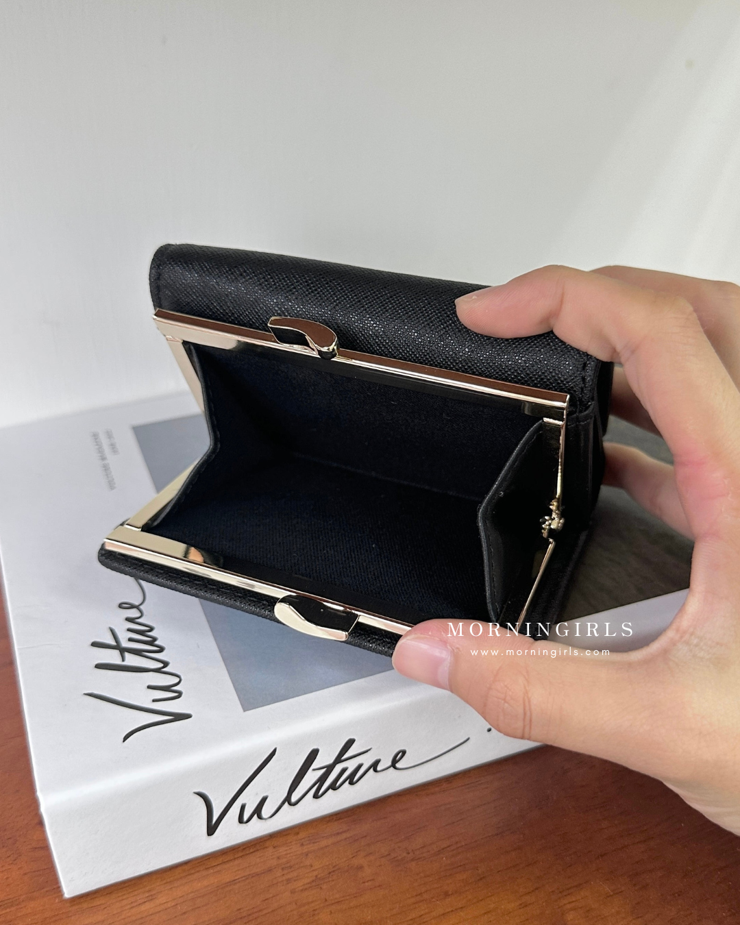 Vivienne Westwood Small Frame Wallet 復古金十字紋 [雙11折上折 超罕有相位! ]