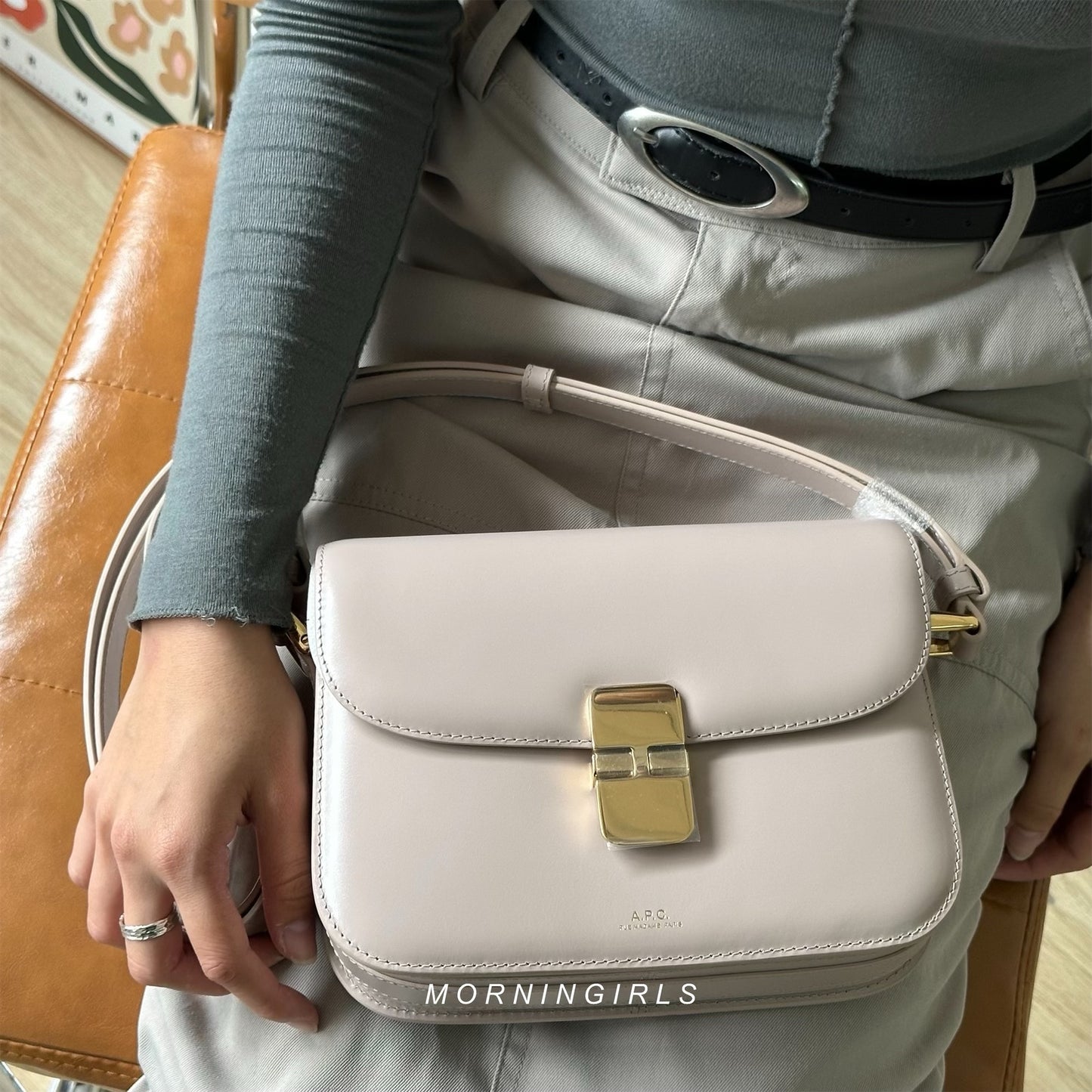 A.P.C. Grace Bag [經典金扣 SMALL]［深啡猄皮美德拉風限定上架］