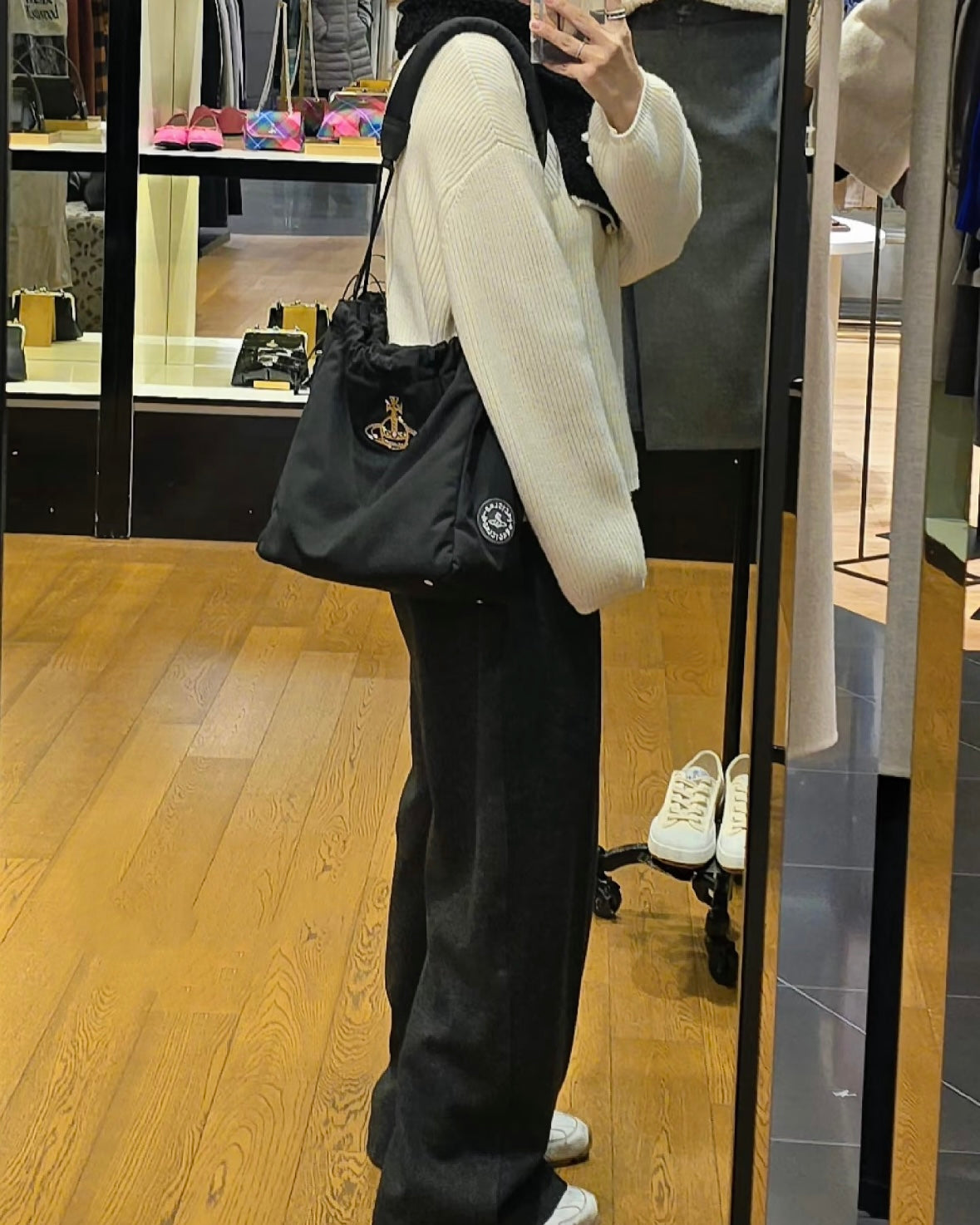 Vivienne Westwood Hilary Bucket Bag 專櫃限定索索尼龍 [SMALL超限量現貨優惠中 極難補貨! 大容量尼龍水桶袋!]