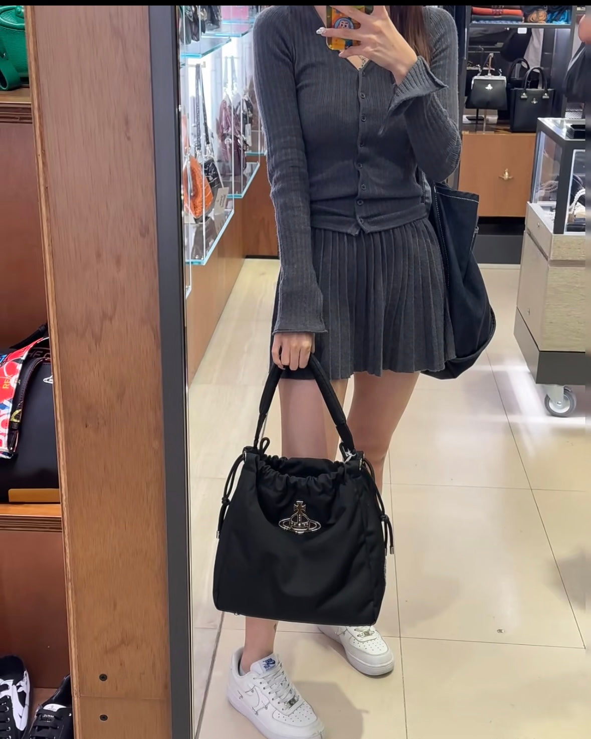 Vivienne Westwood Hilary Bucket Bag 專櫃限定索索尼龍 [SMALL超限量現貨優惠中 極難補貨! 大容量尼龍水桶袋!]