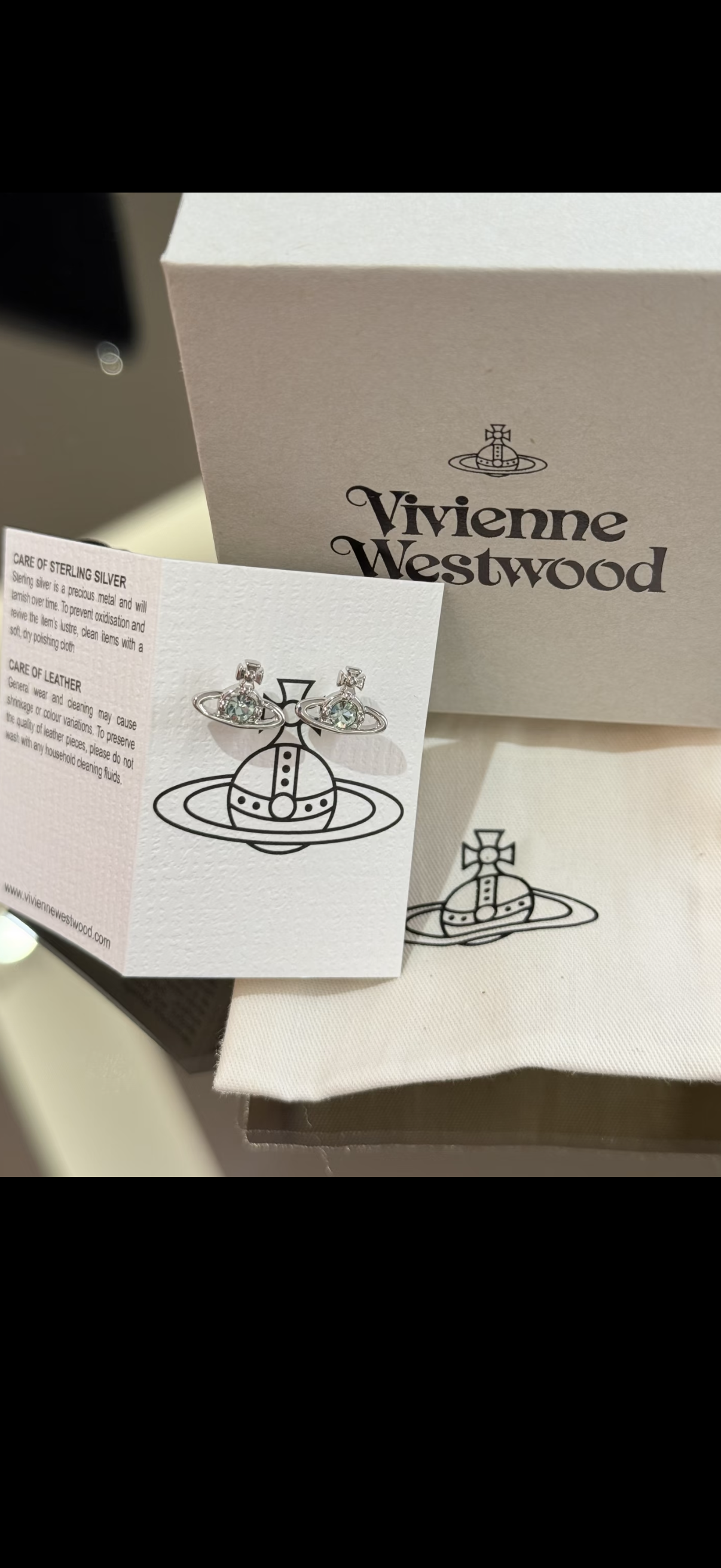 Vivienne Westwood Nano Solitaire Earrings [Cortis同款! 冰川藍優惠中小尺寸可放耳骨]