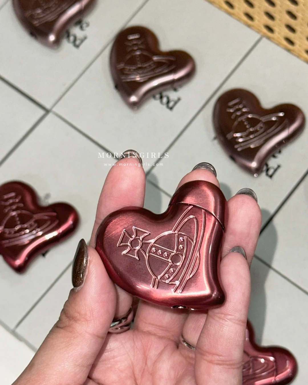 Vivienne Westwood 金屬鏡面ORB Monogram心形打火機 超限量情人節限定版 超美淺粉紅色 值得收藏! [日本限定]