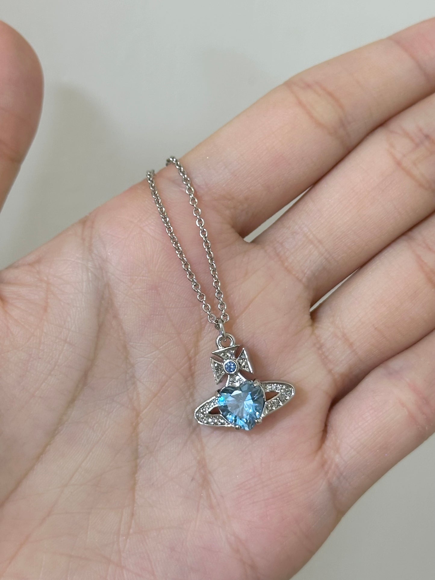 Vivienne Westwood Ariella 閃鑽愛心最新天空藍［超限量現貨發售中!］