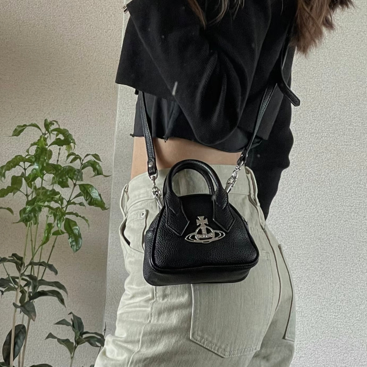 Vivienne Westwood Yasmine Mini Bag 荔枝皮保齡球袋 [年中折扣中!]