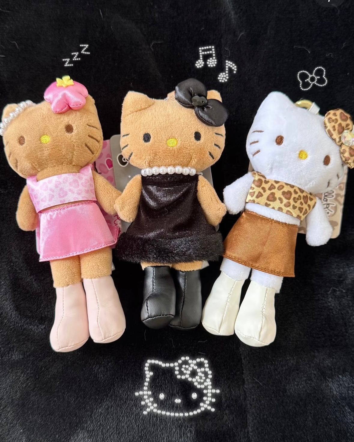 長腿 Hello Kitty 掛飾 𝜗𝜚 日本限定 [大量現貨到達⋆˙⟡可到旺角門市即時購買現貨!]