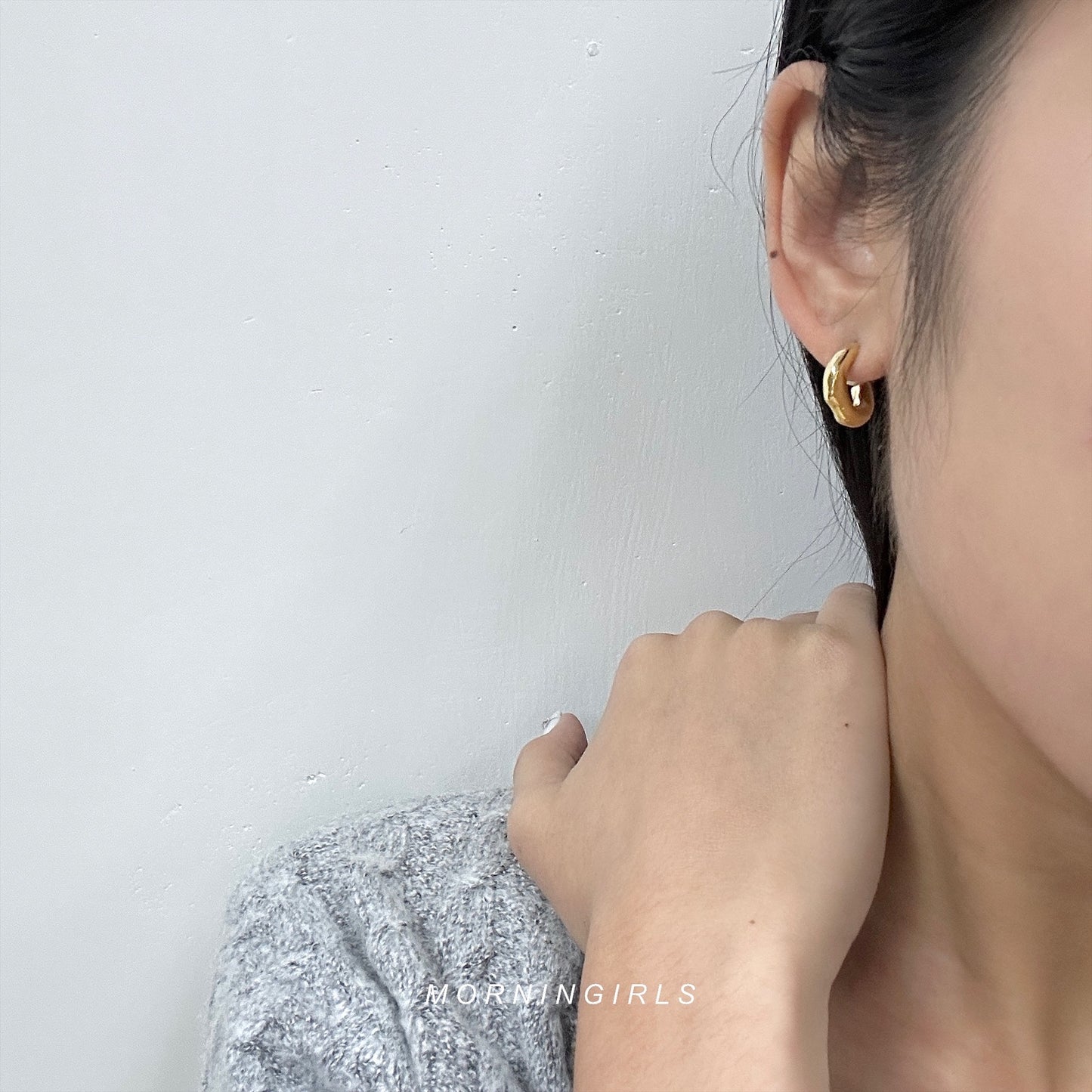 KOREA Mini Pearl Earrings