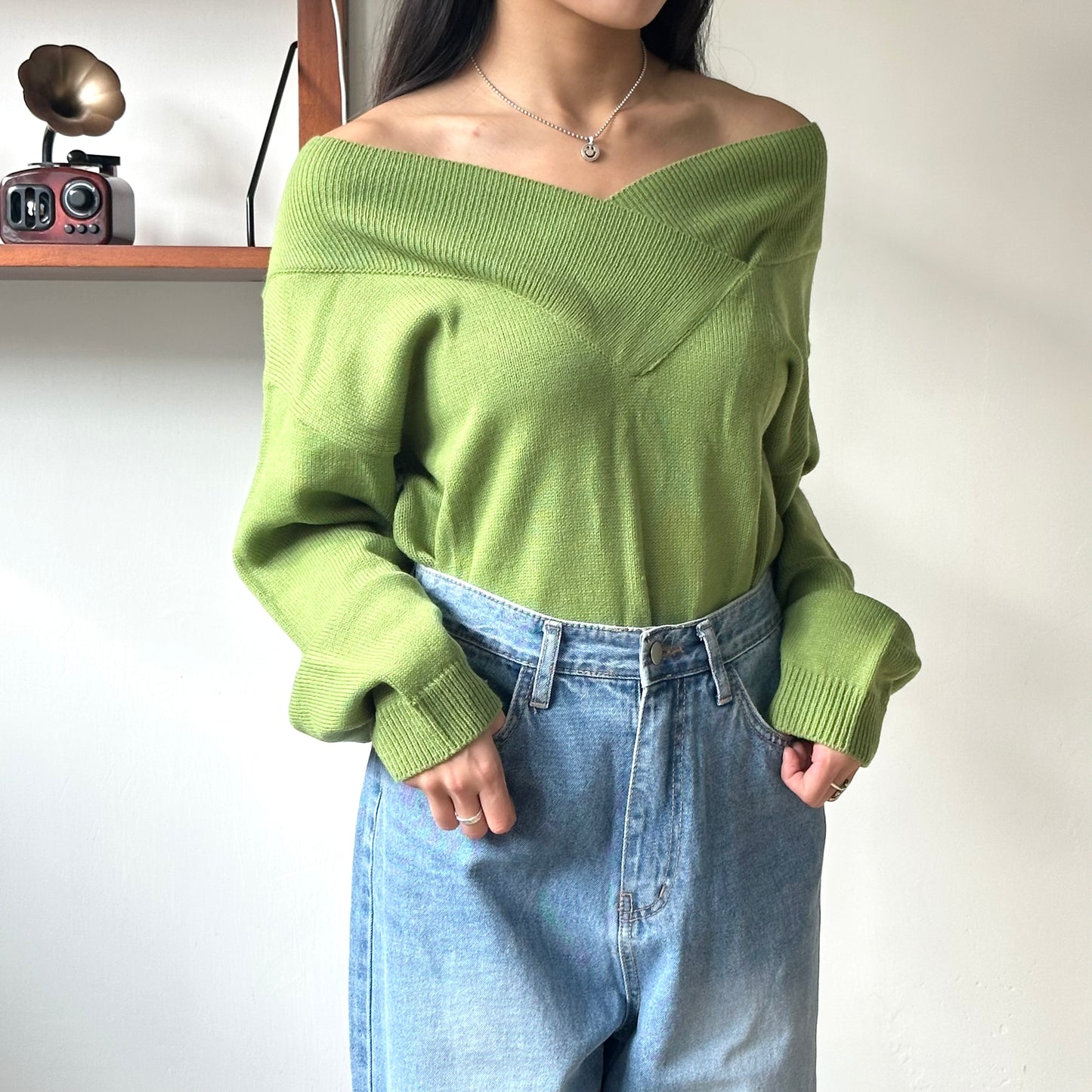 大V領薄針織寬鬆上衣