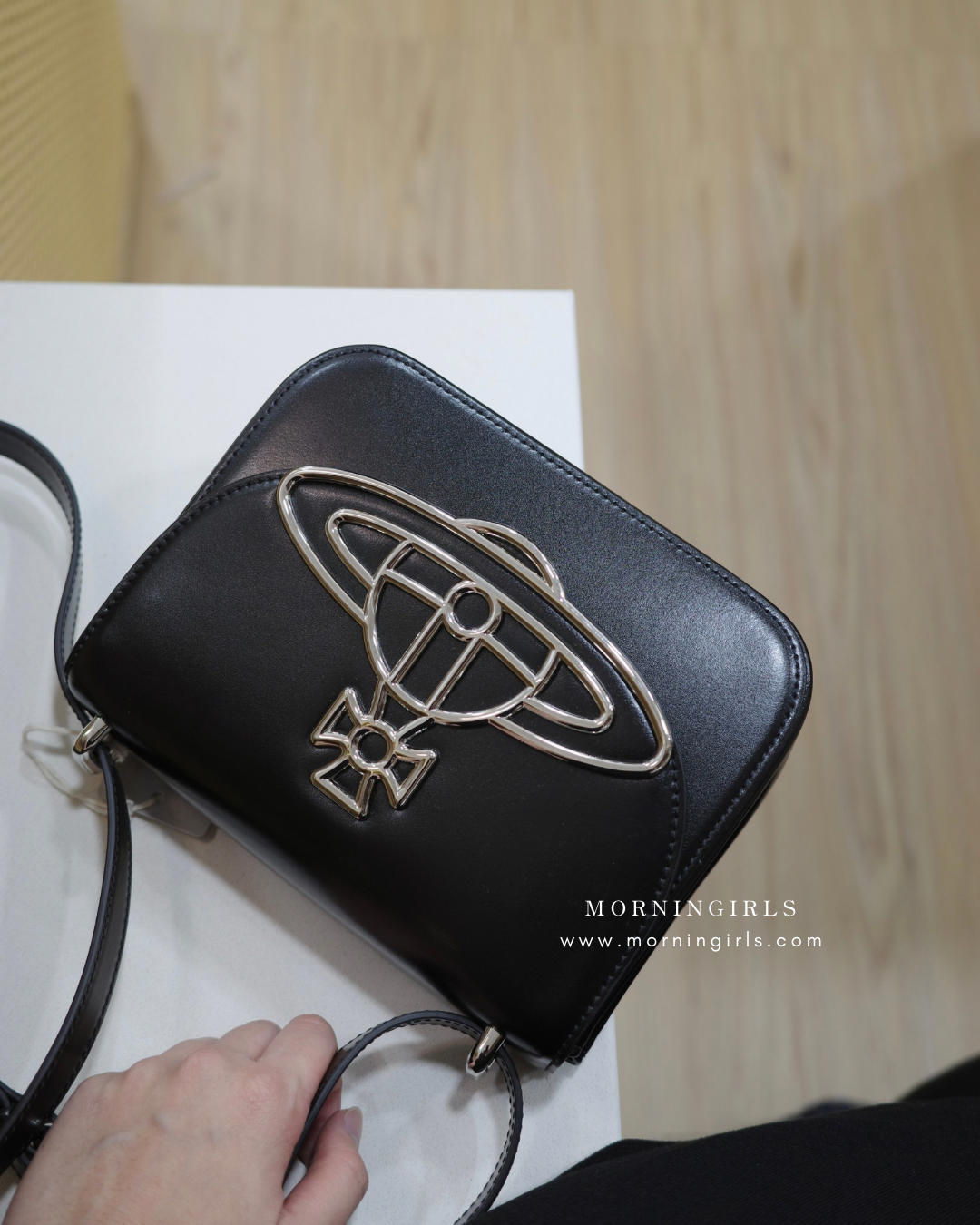 Vivienne Westwood Linda Bag [大ORB LOGO! BLACK FRIDAY折上折 直減$1000! 側孭或斜孭兩用!］