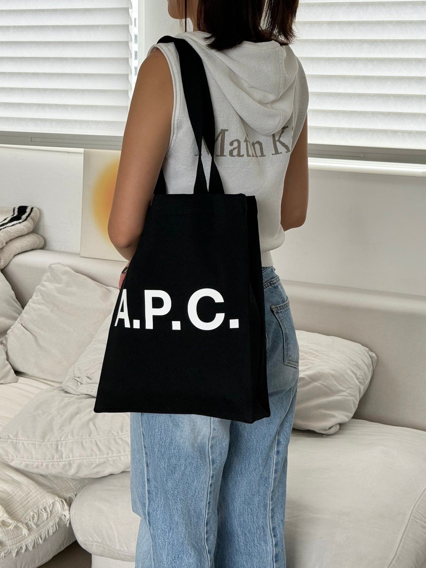 A.P.C. Lou Tote Bag 黑色帆布［最新上架! 限量現貨優惠中!］