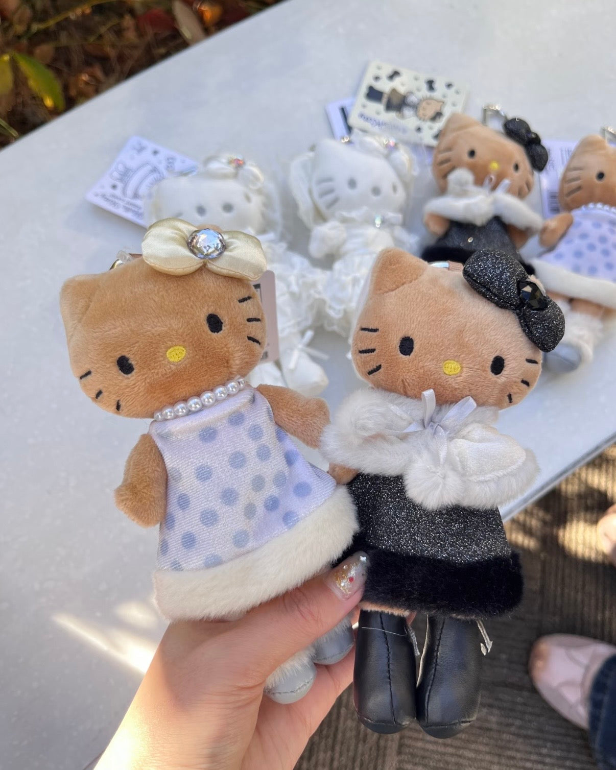 長腿 Hello Kitty 掛飾 𝜗𝜚 日本限定冬天系列 [限時大折扣$119 買2件再免運費 只限順豐站智能櫃]