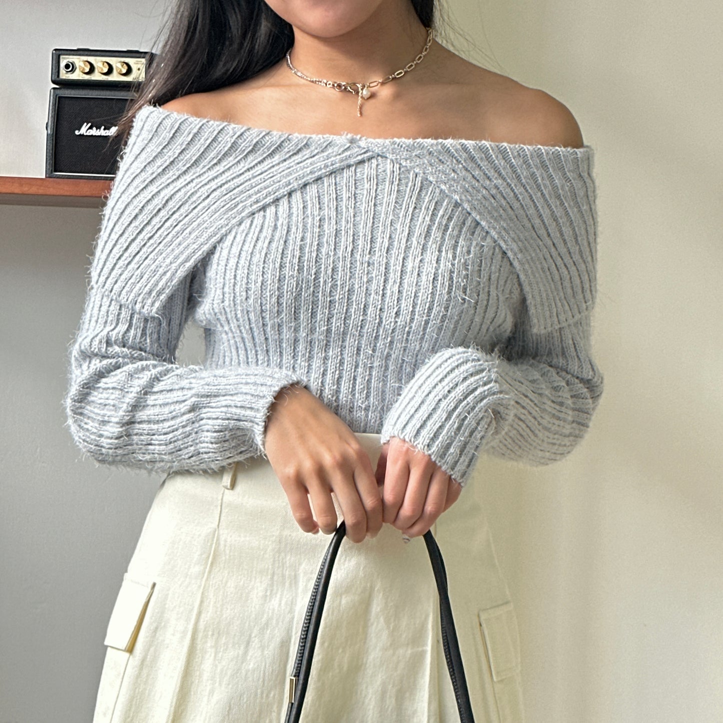 毛毛大反領OFF SHOULDER KNITTED TOP [門市搬遷清貨限時優惠$129!]