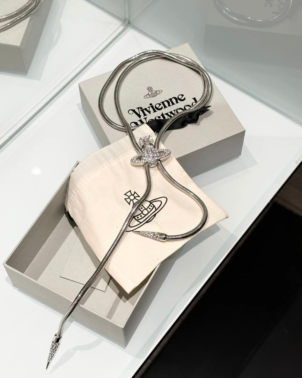 Vivienne Westwood Bolo Tie [預訂優惠中 超多種穿搭方法]