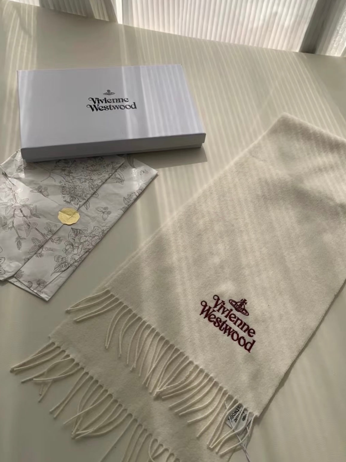 Vivienne Westwood Embroidered Logo Scarf (100% wool) [白色現貨中 日本版 意大利製!]