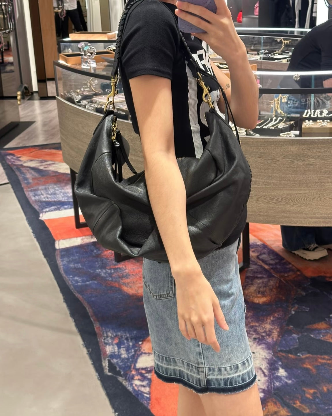 Vivienne Westwood Agnes Shoulder Bag 100%全牛皮超美牛角包［大推薦必入手Lemaire平替版 舊版金扣限時大折扣中!］