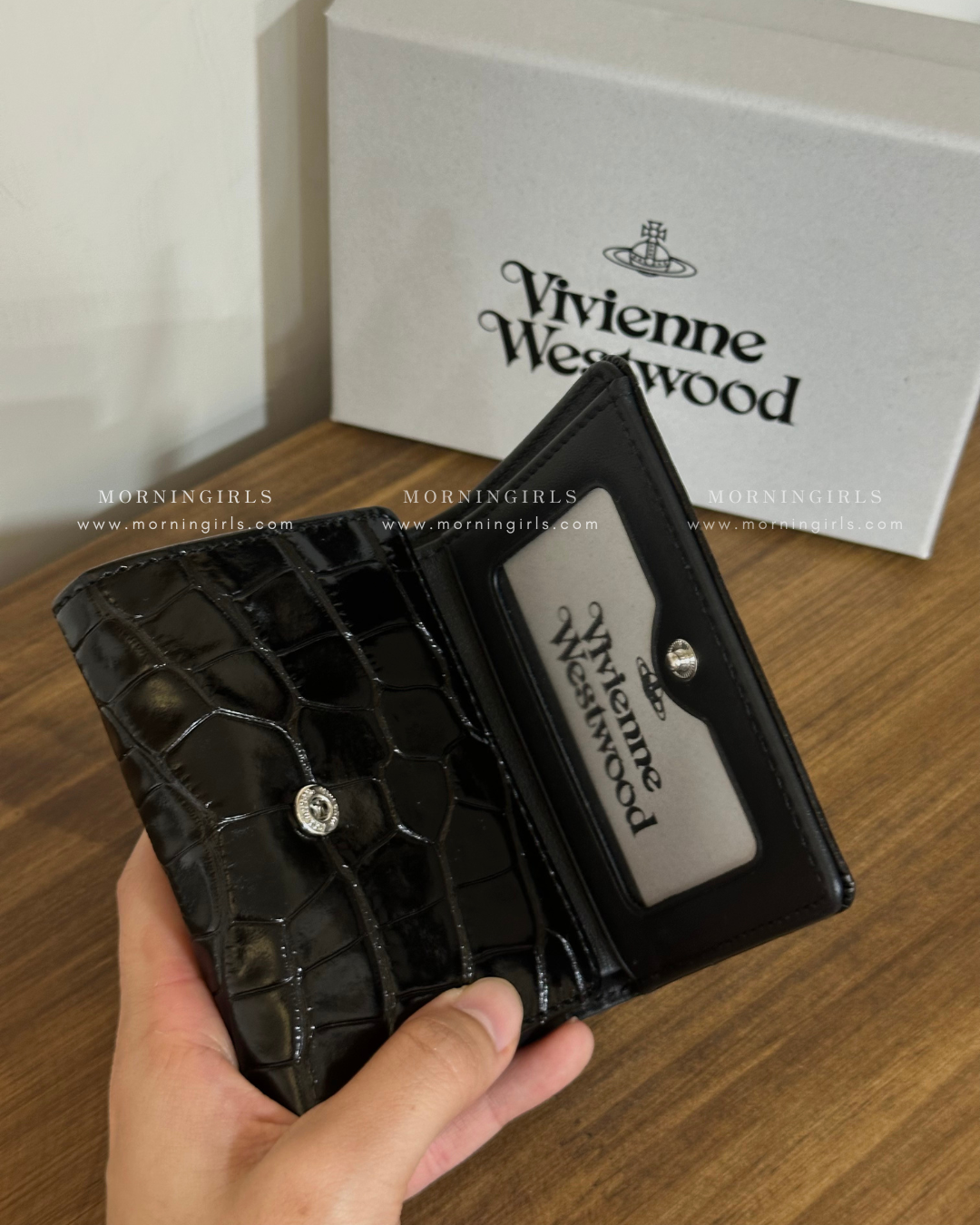 Vivienne Westwood Small Frame Wallet 黑銀鱷魚皮 [三層連相位]