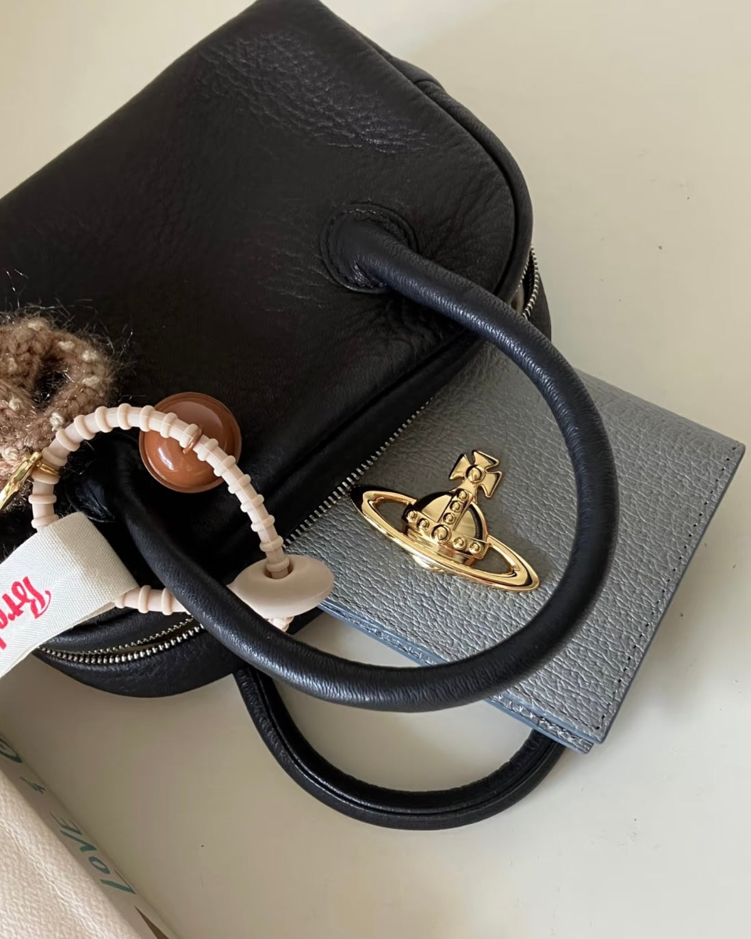 Vivienne Westwood 硬身荔枝皮 Bifold Cardholder 包含相位 [日本限定已停售 櫻花粉最後一個!]