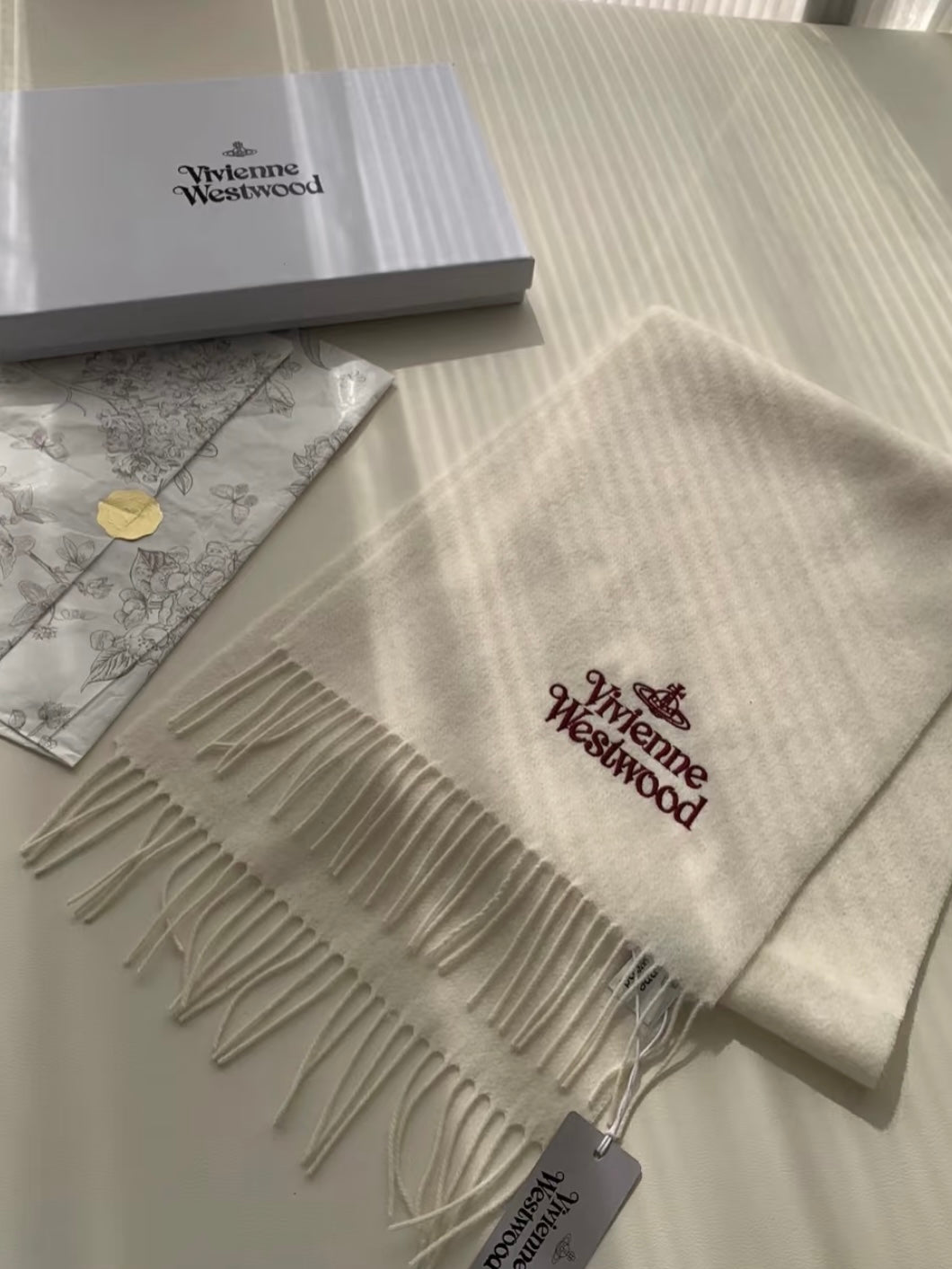 Vivienne Westwood Embroidered Logo Scarf (100% wool) [白色現貨中 日本版 意大利製!]