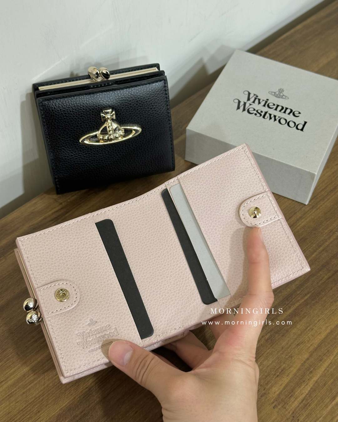 Vivienne Westwood 日本限定2025最新軟身荔枝皮 最推薦正方形小銀包 [專櫃已加價! 最後小量舊價現貨!]