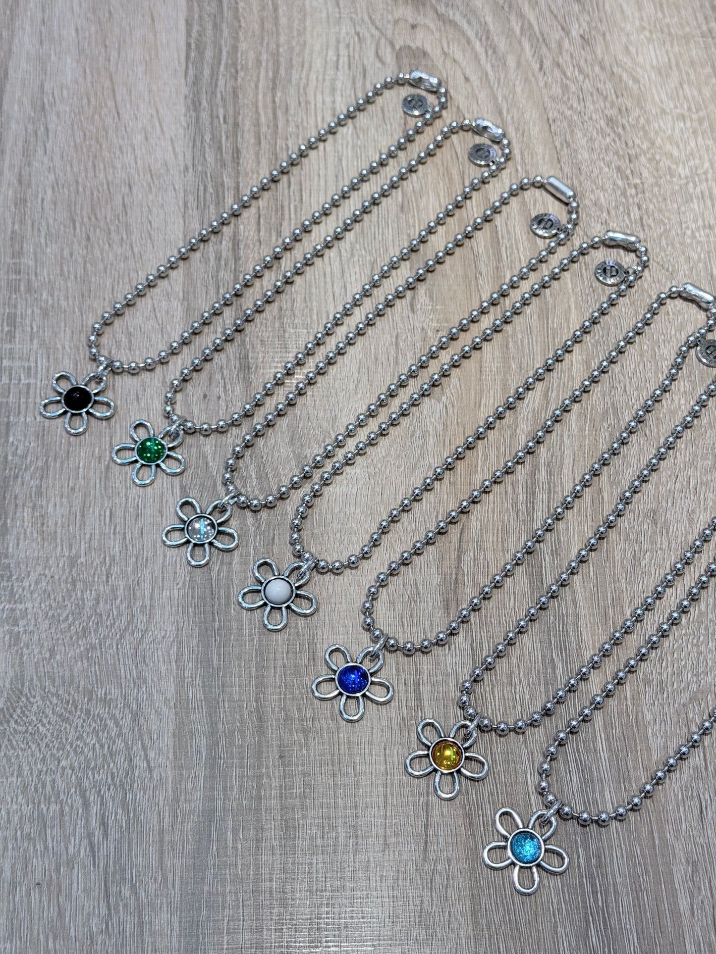 Otro Accesorio 西班牙手工飾物 - Ball Ball Flower Necklace［NEW ITEM! 門市已售出多條］