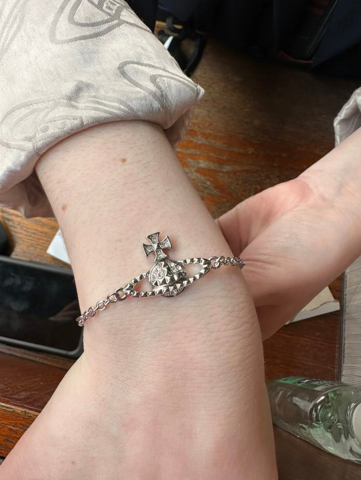 Vivienne Westwood Mayfair Orb Bracelet [鉚釘款］