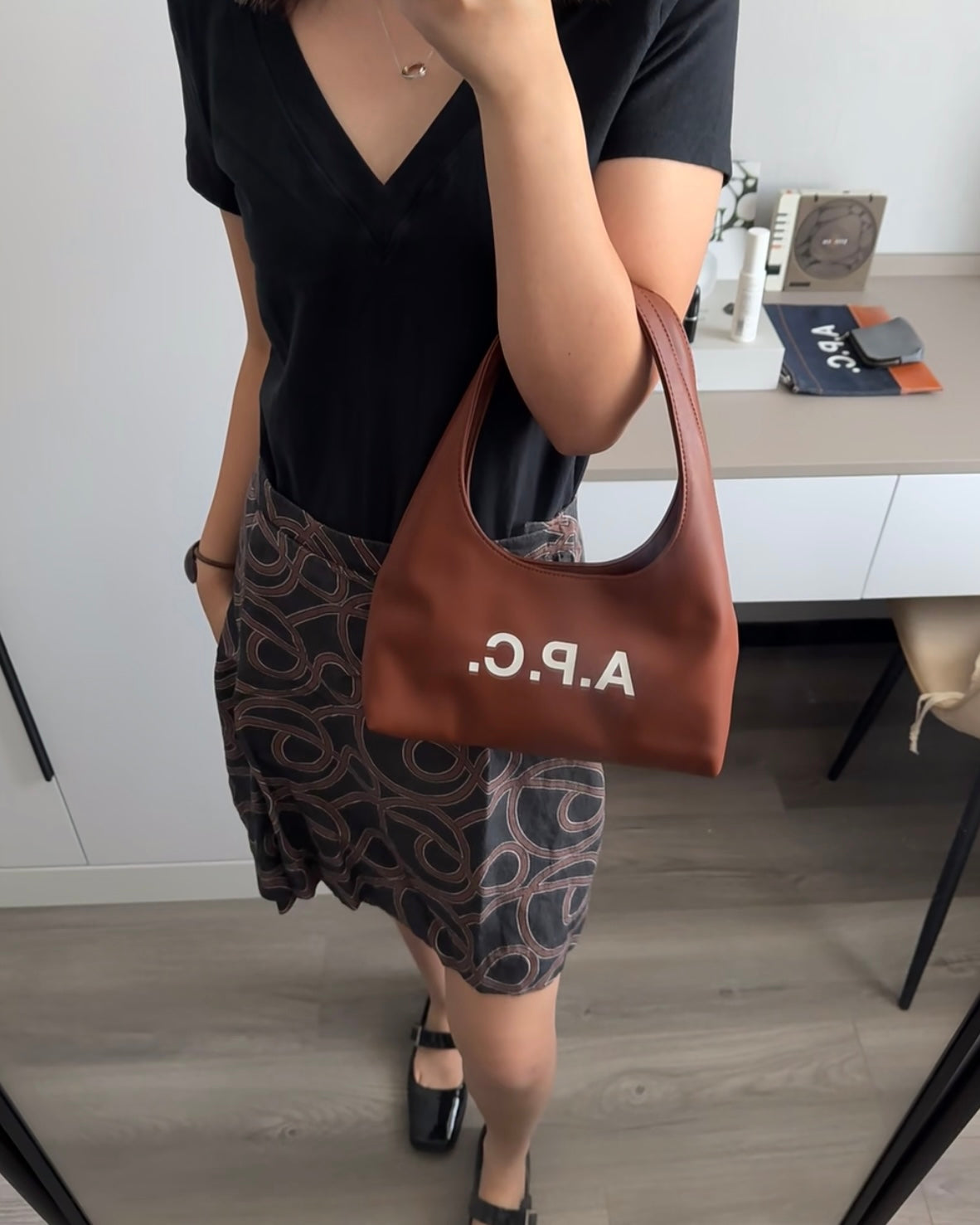 A.P.C. Baby Ninon Shoulder Bag［最新上架! 超可愛腋下袋! 全現貨發售中］