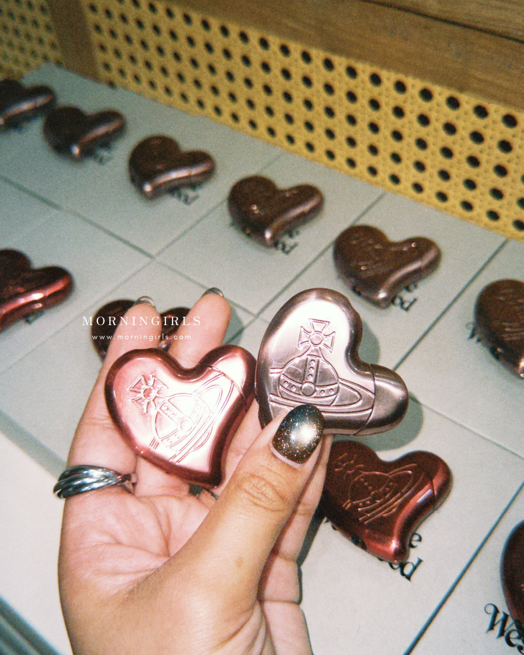 Vivienne Westwood 金屬鏡面ORB Monogram心形打火機 超限量情人節限定版 超美淺粉紅色 值得收藏! [日本限定]