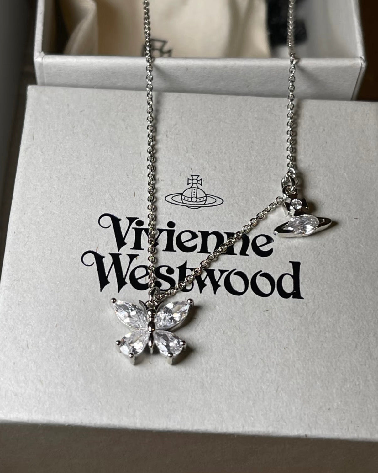 Vivienne Westwood Elianne Necklace 限定蝴蝶星球項鍊 [加價前最後一次優惠 限定爆單款]