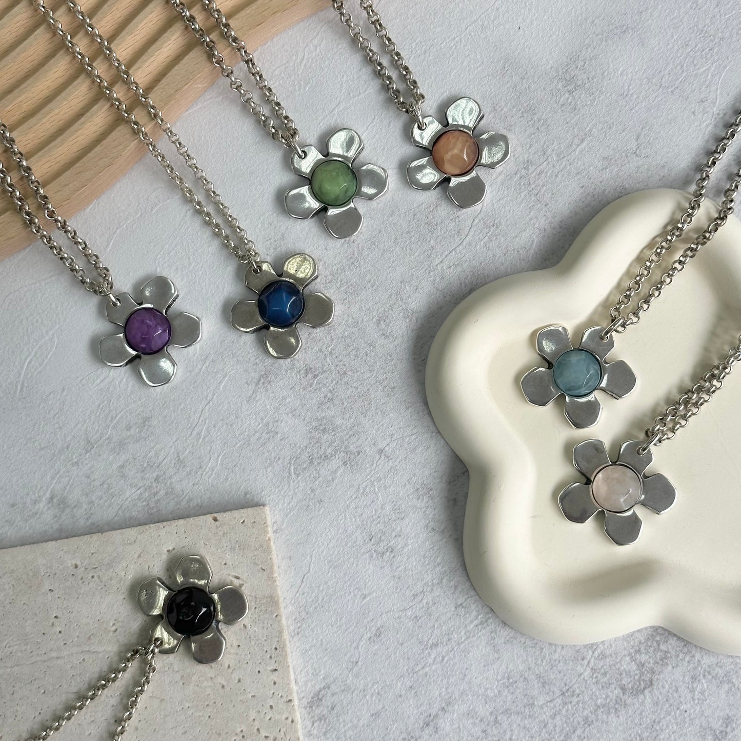 Otro Accesorio 西班牙手工飾物 - Flower Necklace 花花頸鏈