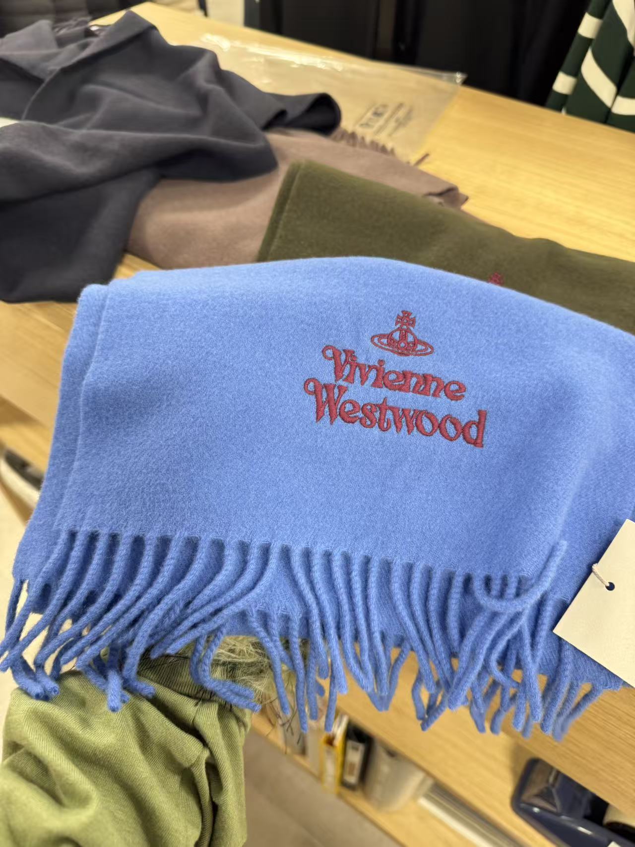 Vivienne Westwood Embroidered Logo Scarf (100% wool) [白色現貨中 日本版 意大利製!]