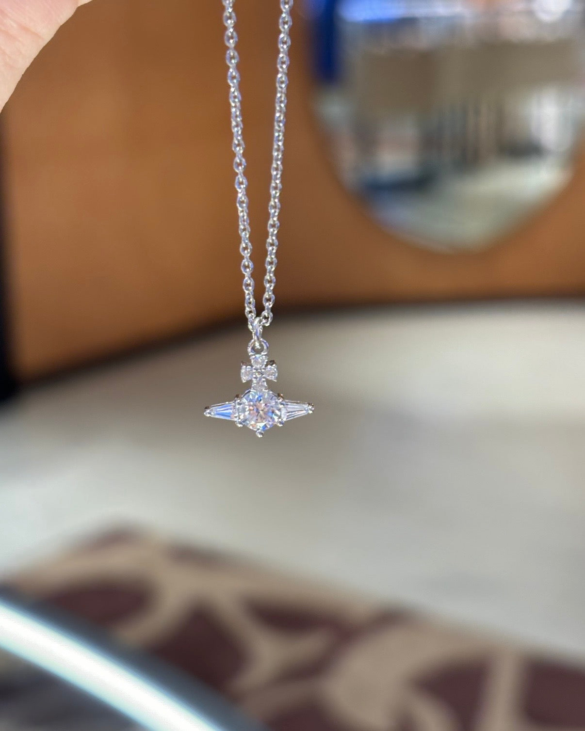 Vivienne Westwood
 Ofelia necklace 925純銀