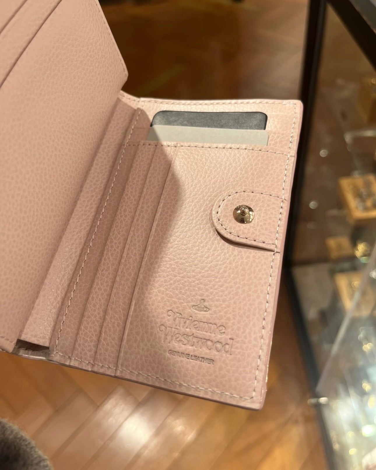 Vivienne Westwood 日本限定2025最新軟身荔枝皮 拉鏈多層大銀包 最新內格設計 [內置拉鍊coins bag+多卡位+雙層紙幣位]