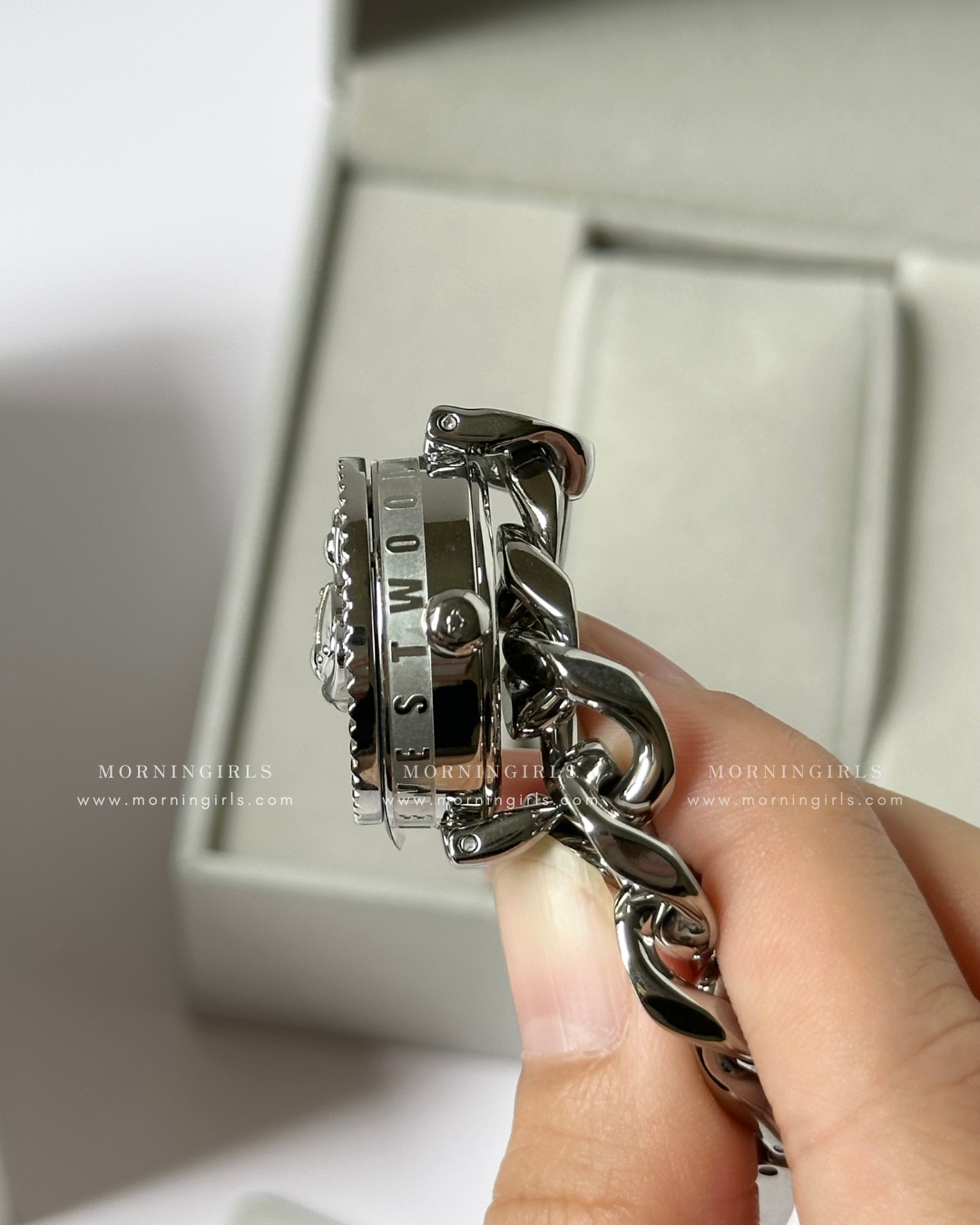 Vivienne Westwood Orb Button Watch 滑蓋手錶 [古巴鏈Vintage復古感 歐洲全斷貨最後一批12月中到]